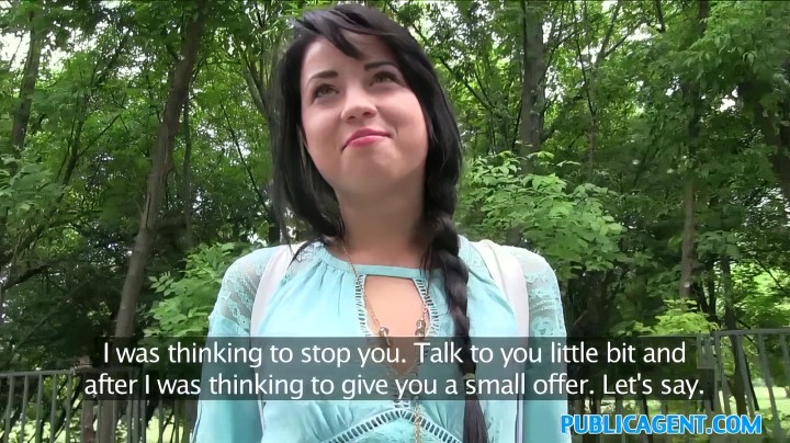 Молодая русская девушка ебется в парке - пикап за деньги